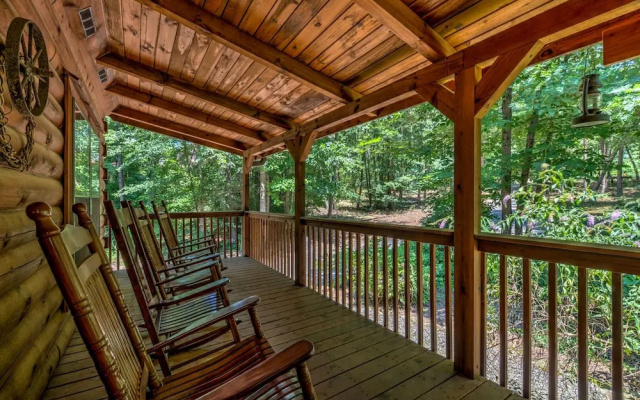 photo 3 of Hidden Pond - 2 Br Cabin
