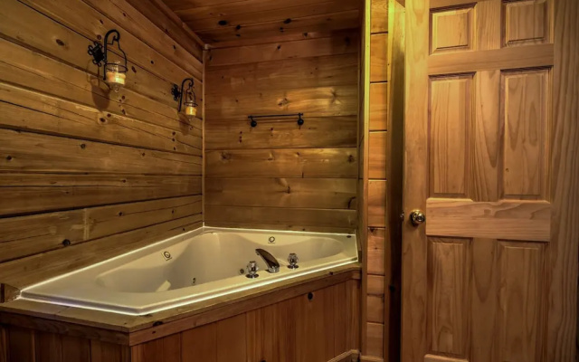 photo 4 of Hidden Pond - 2 Br Cabin