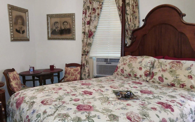 photo 4 of Hidden Springs Bed & Breakfast
