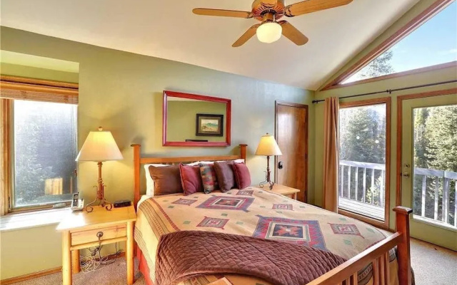 photo 3 of Hideaway Cabin House
