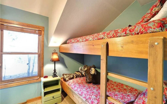 photo 5 of Hideaway Cabin House