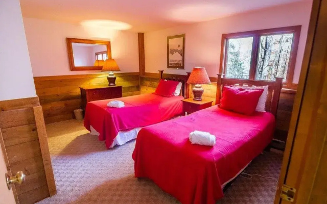 photo 4 of Hideout Chalet