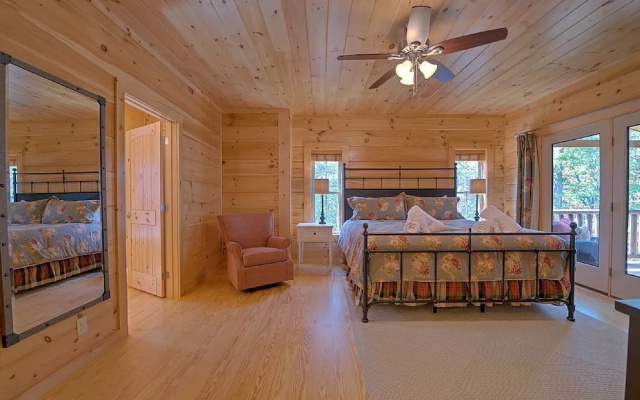 photo 4 of High Top Mountain Lodge - 5 Br Cabin
