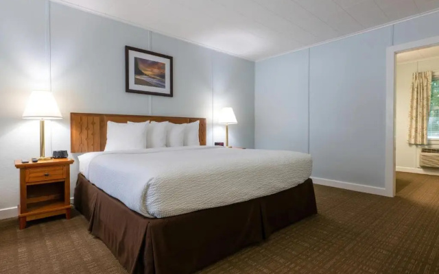 photo 4 of Highbrook Motel