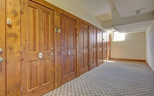 photo 2 of Highland Greens Lodge 211