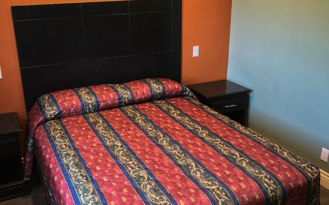photo 5 of Highland Park Motel
