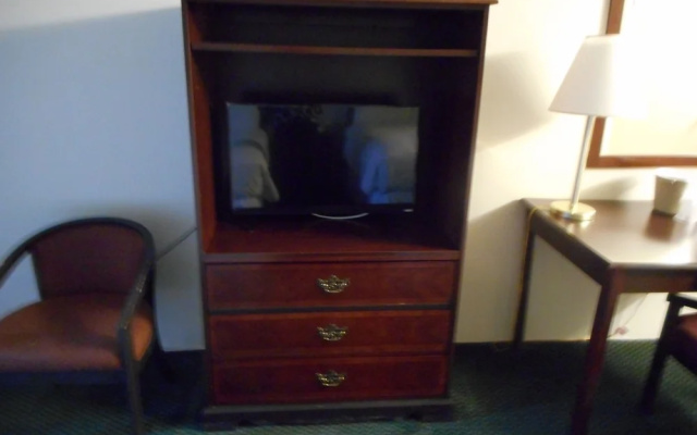 photo 3 of Highlander Motel