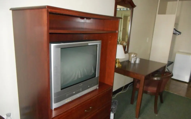 photo 4 of Highlander Motel