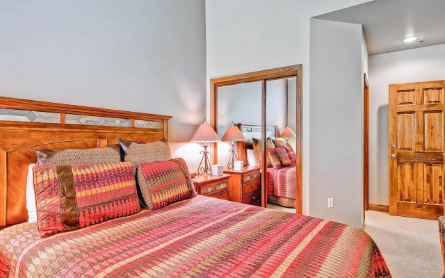 photo 4 of Highlands Lodge