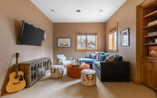photo 2 of Highline by Avantstay Breathtaking Mountain Home w/ Hot Tub & Views