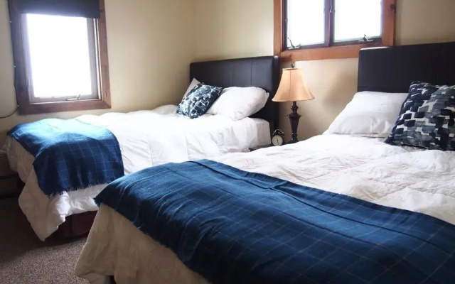 photo 5 of Highline Lodge