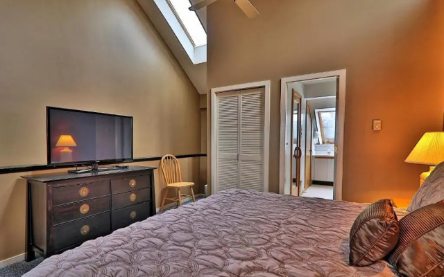photo 4 of Highridge Condominium Unit B9