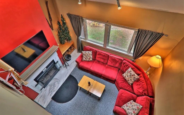 photo 5 of Highridge Condominium Unit B9