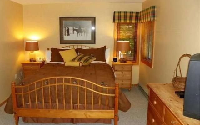 photo 2 of Highridge Condominiums