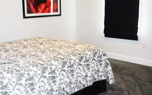 photo 2 of Highridge Suite
