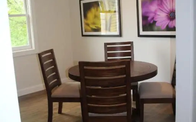 photo 4 of Highridge Suite