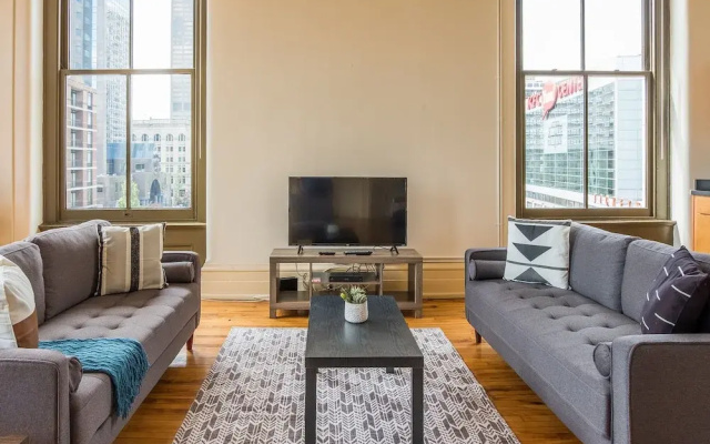 photo 4 of High-Rise Downtown Apts by Frontdesk