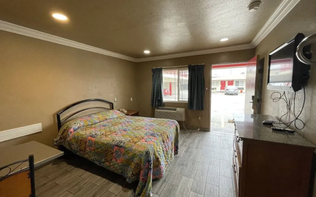 photo 4 of Hiland Motel