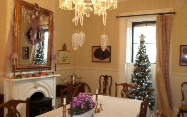 photo 2 of Hillard House Inn