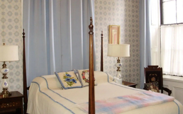 photo 5 of Hillard House Inn