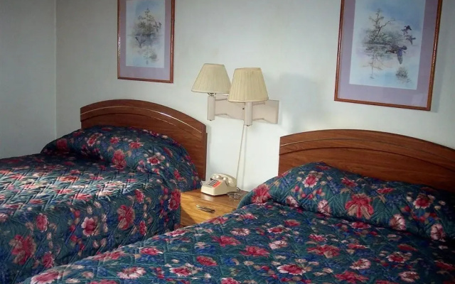 photo 2 of Hillcrest Hotel and Lounge