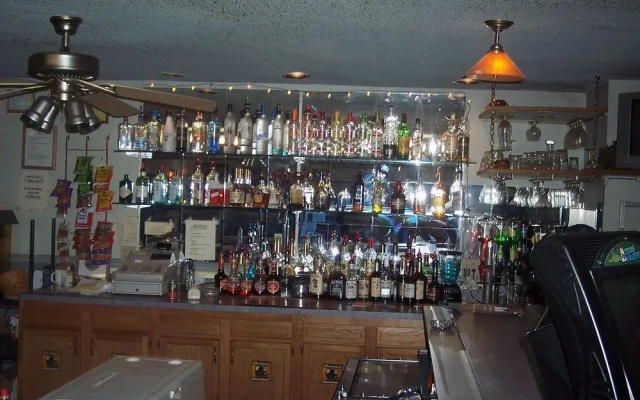 photo 5 of Hillcrest Hotel and Lounge