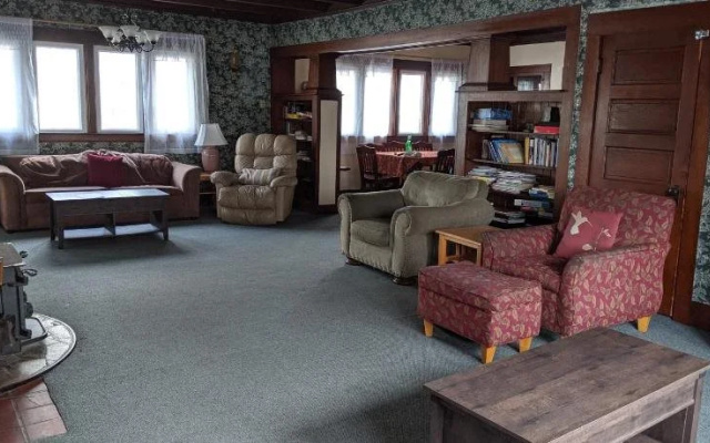 photo 2 of Hillcrest Inn