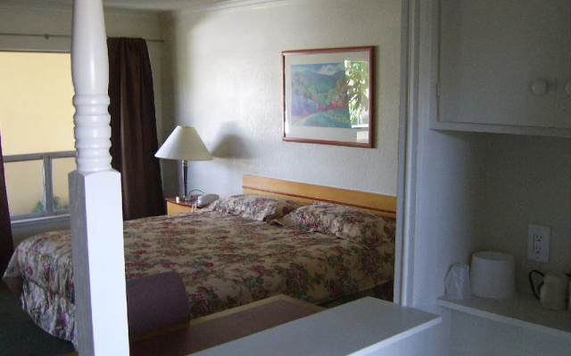photo 2 of Hillsdale Inn