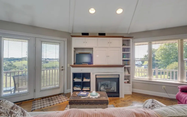 photo 5 of Panoramic Views: Hillside Millersburg Studio