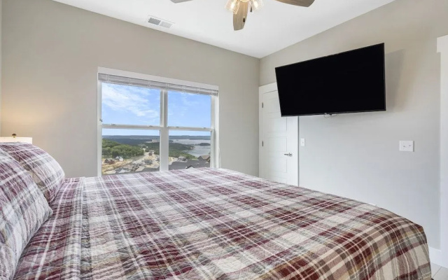 photo 2 of Hilltop Haven at Table Rock - Lake Views & Nearby Bransons Best Attractions