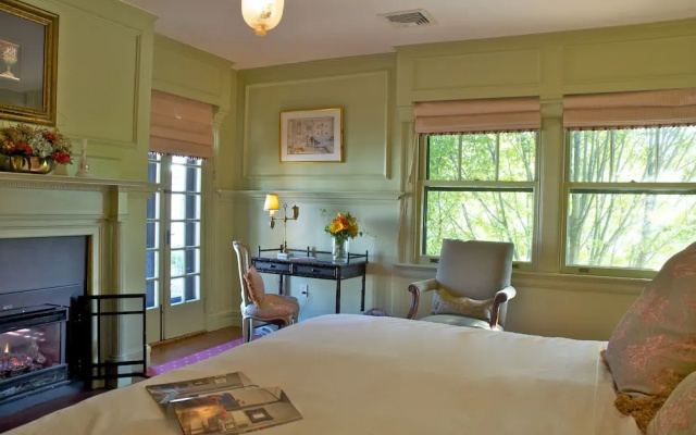 photo 4 of Hilltop Inn