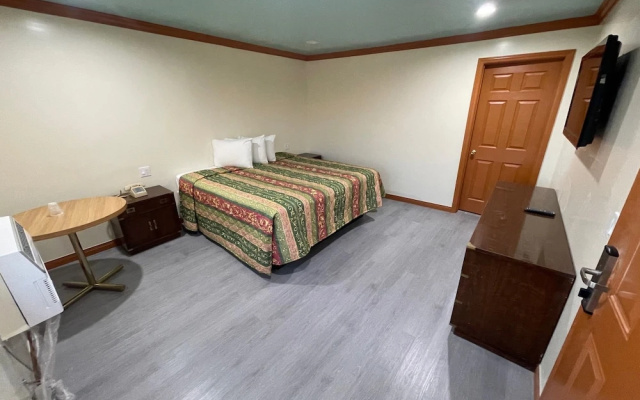 photo 3 of Hilltop Motor Inn