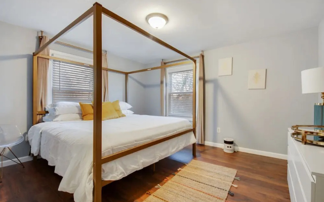 photo 4 of Hillyer Manner - Comfy Townhouse In Great Location! 3 Bedroom Townhouse by Redawning