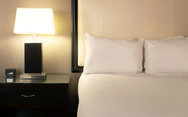 photo 3 of Hilton Alexandria Old Town