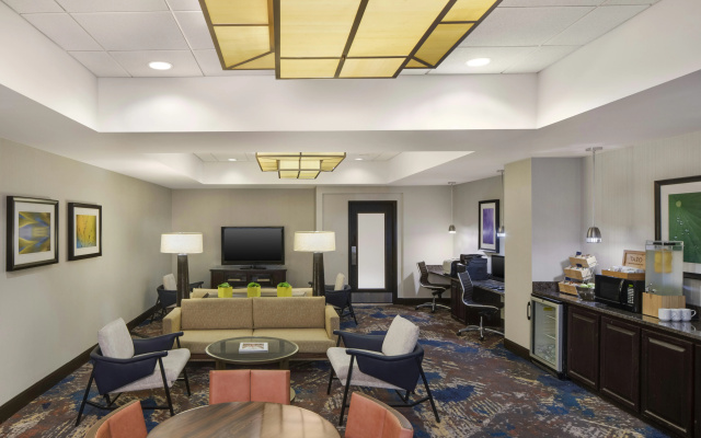 photo 3 of Hilton Arlington