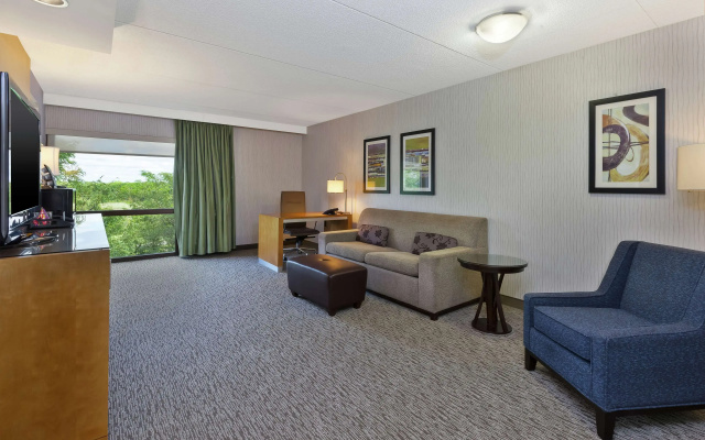 photo 4 of Hotel Auburn Hills