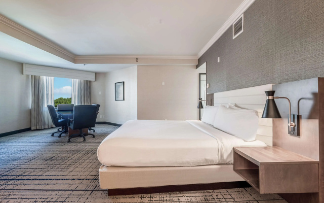 photo 4 of DoubleTree by Hilton South Charlotte Tyvola