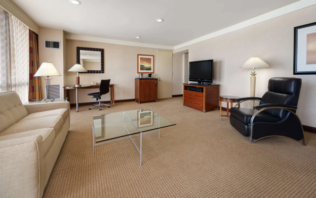 photo 4 of Hilton Chicago O'Hare Airport