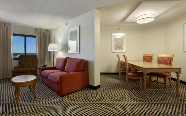 photo 2 of Hilton Chicago/Oak Brook Suites
