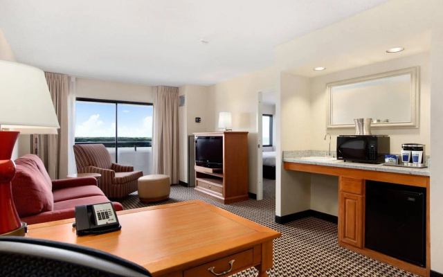 photo 3 of Hilton Chicago/Oak Brook Suites