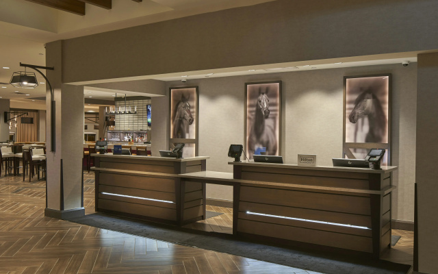 photo 2 of Hilton Cincinnati Airport