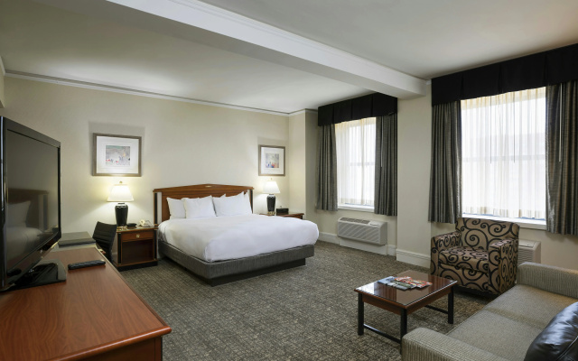 photo 3 of Hilton Cincinnati Netherland Plaza