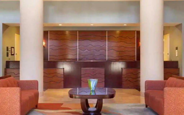 photo 2 of Hilton Fort Lauderdale Airport