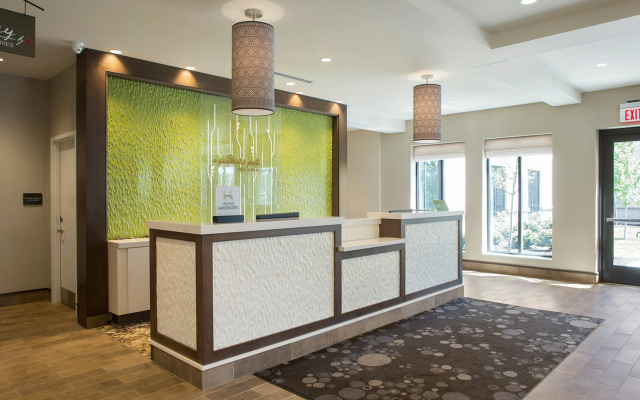photo 3 of Hilton Garden Inn Akron