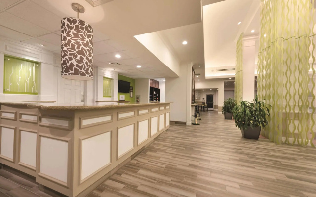 photo 2 of Hilton Garden Inn Akron Canton Airport