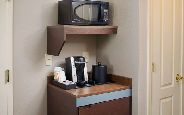 photo 3 of Hilton Garden Inn Albany Airport
