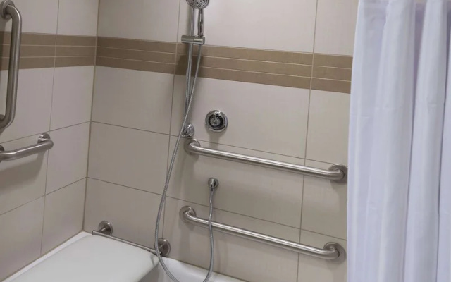 photo 4 of Hilton Garden Inn Alexandria Old Town