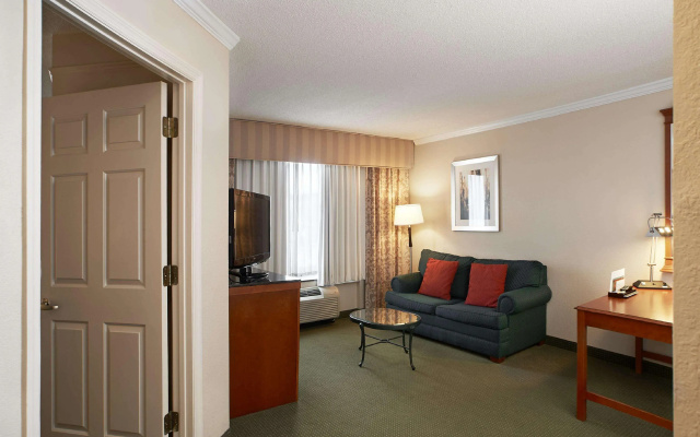 photo 3 of Hilton Garden Inn Atlanta NE/Gwinnett Sugarloaf