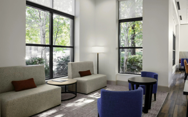 photo 3 of Hilton Garden Inn Atlanta Perimeter Center