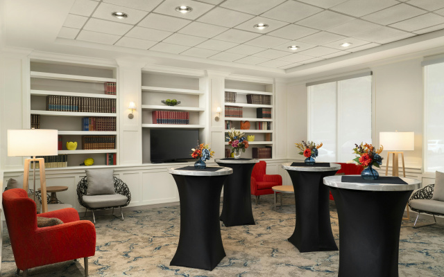 photo 2 of Hilton Garden Inn Boston-Burlington